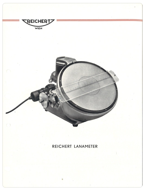 A black and white photo of a device
Description automatically generated